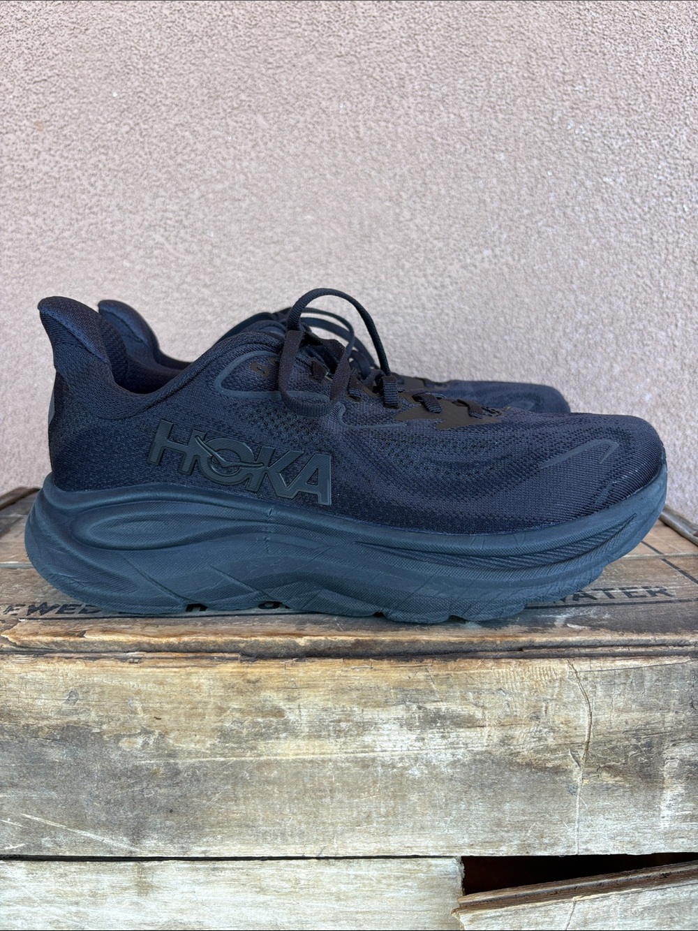 Hoka One One Clifton 10 Women’s Running Shoe Wide in Triple Black